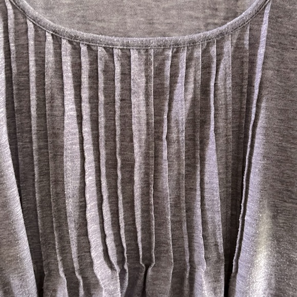 Women’s XL, Violet shade of purple, Scoop neck, shirt. - Picture 6 of 6